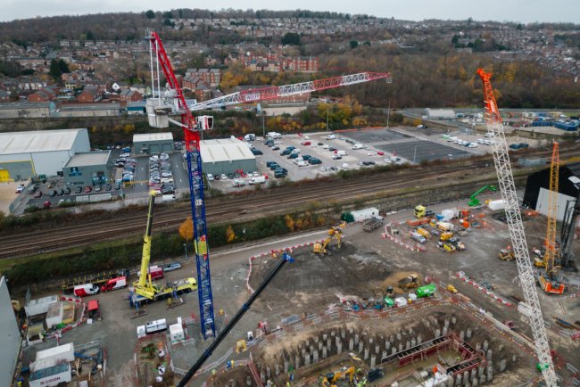 Vinci Building buys tower cranes for first time